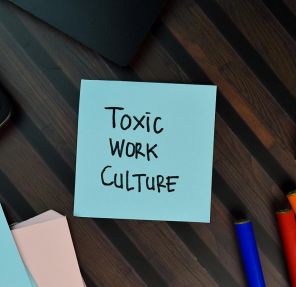 Top 5 Signs You Have a Toxic Workplace